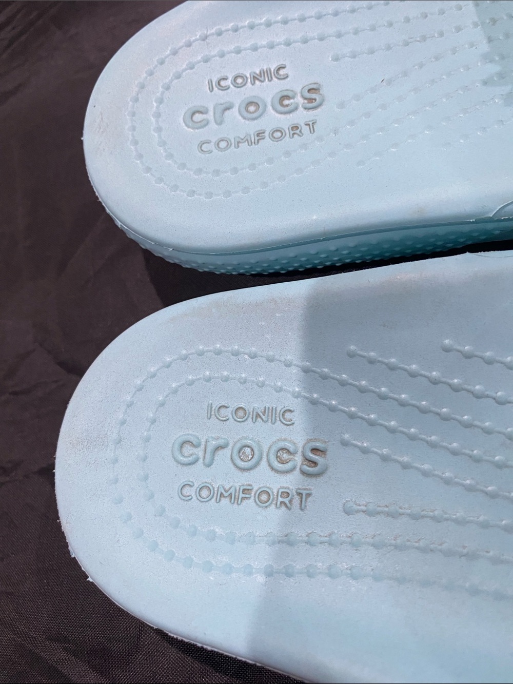 CROCS Turquoise Slide Sandals with Colorful Jibbitz Charms Kids size J 4 - Picture 4 of 5